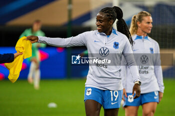 2023-08-02 - Griedge Mbock of France warms up ahead of the 2023 UEFA Women’s Nations League, League A - Group A2 football match between France and Portugal on 22 September 2023 at Stade du Hainaut - Valenciennes, France - FOOTBALL - WOMEN'S NATIONS LEAGUE 2023 - FRANCE V PORTUGAL - UEFA NATIONS LEAGUE - SOCCER
