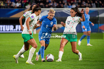 2023-08-02 - Eugenie Le Sommer of France and Fatima Pinto of Portugal fight for the ball during the 2023 UEFA Women’s Nations League, League A - Group A2 football match between France and Portugal on 22 September 2023 at Stade du Hainaut - Valenciennes, France - FOOTBALL - WOMEN'S NATIONS LEAGUE 2023 - FRANCE V PORTUGAL - UEFA NATIONS LEAGUE - SOCCER