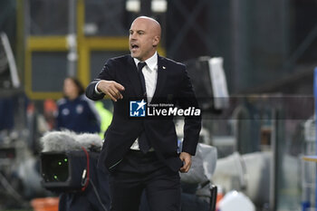 2023-10-27 - Andrea Sottil Head Coach of Italy gesticulates during Soccer - Uefa Nations League between Women - Italy vs Spain at Arechi Stadium - WOMEN - ITALY VS SPAIN - UEFA NATIONS LEAGUE - SOCCER