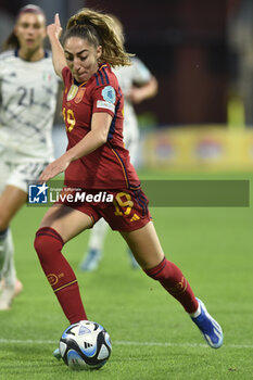 2023-10-27 - Olga Carbonara of Spain in action during Soccer - Uefa Nations League between Women - Italy vs Spain at Arechi Stadium - WOMEN - ITALY VS SPAIN - UEFA NATIONS LEAGUE - SOCCER