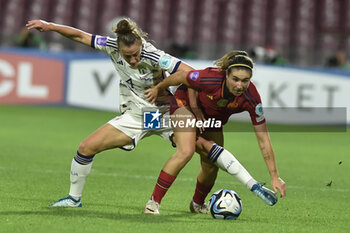 2023-10-27 - Aurorra Galli of Italy competes for the ball with Mariona Caldentey of Spain during Soccer - Uefa Nations League between Women - Italy vs Spain at Arechi Stadium - WOMEN - ITALY VS SPAIN - UEFA NATIONS LEAGUE - SOCCER