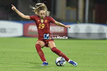 2023-10-27 - Olga Carbonara of Spain in action during Soccer - Uefa Nations League between Women - Italy vs Spain at Arechi Stadium - WOMEN - ITALY VS SPAIN - UEFA NATIONS LEAGUE - SOCCER