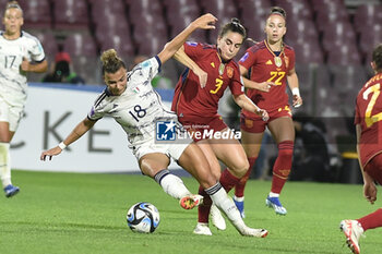 2023-10-27 - Arianna Caruso of Italy competes for the ball with Teresa Albelleria of Spain during Soccer - Uefa Nations League between Women - Italy vs Spain at Arechi Stadium - WOMEN - ITALY VS SPAIN - UEFA NATIONS LEAGUE - SOCCER