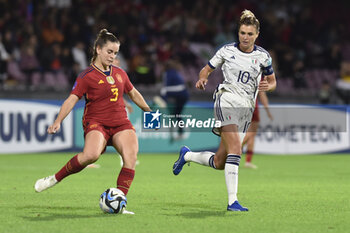 2023-10-27 - Teresa Albelleria of Spaicompetes for the ball with Cristina Girelli of Italy n during Soccer - Uefa Nations League between Women - Italy vs Spain at Arechi Stadium - WOMEN - ITALY VS SPAIN - UEFA NATIONS LEAGUE - SOCCER