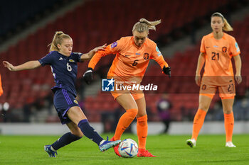 2023-10-31 - Kirsty MacLean of Scotland tackles Jill Roord of Netherlands during the UEFA Women's Nations League, League A Group A1, football match between Scotland and Netherlands on 31 October 2023 at Hampden Park in Glasgow, Scotland - FOOTBALL - WOMEN'S NATIONS LEAGUE - SCOTLAND V NETHERLANDS - UEFA NATIONS LEAGUE - SOCCER