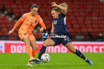 2023-10-31 - Caitlin Dijkstra of Netherlands and Kirsty Hanson of Scotland during the UEFA Women's Nations League, League A Group A1, football match between Scotland and Netherlands on 31 October 2023 at Hampden Park in Glasgow, Scotland - FOOTBALL - WOMEN'S NATIONS LEAGUE - SCOTLAND V NETHERLANDS - UEFA NATIONS LEAGUE - SOCCER