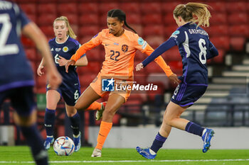 2023-10-31 - Esmee Brugts of Netherlands and Christy Grimshaw of Scotland during the UEFA Women's Nations League, League A Group A1, football match between Scotland and Netherlands on 31 October 2023 at Hampden Park in Glasgow, Scotland - FOOTBALL - WOMEN'S NATIONS LEAGUE - SCOTLAND V NETHERLANDS - UEFA NATIONS LEAGUE - SOCCER