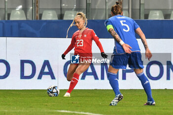 2023-12-05 - Alisha Lahmann of Swittzerland crosses the ball during Women Nation League match between Italia and Swittzerland at Stadio Ennio Tardini, Parma - WOMEN - ITALY VS SWITZERLAND - UEFA NATIONS LEAGUE - SOCCER