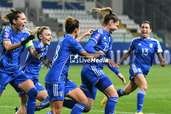 2023-12-05 - Cecilia Salvai of Italia celebrates scoring her team's first goal to make the score 2-0 during Women Nation League match between Italia and Swittzerland at Stadio Ennio Tardini, Parma - WOMEN - ITALY VS SWITZERLAND - UEFA NATIONS LEAGUE - SOCCER