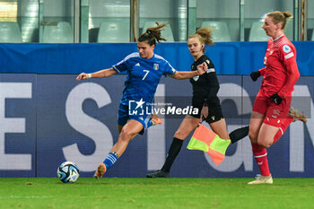 2023-12-05 - Sofia Cantore of Italia in action during Women Nation League match between Italia and Swittzerland at Stadio Ennio Tardini, Parma - WOMEN - ITALY VS SWITZERLAND - UEFA NATIONS LEAGUE - SOCCER