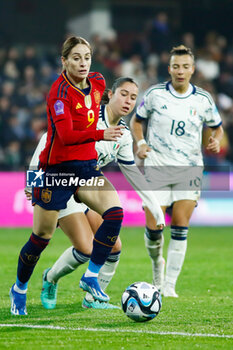 2023-12-01 - Esther Gonzalez of Spain and Giulia Dragoni of Italy during the UEFA Women's Nations League, Group D football match between Spain and Italy on December 1, 2023 at Pasaron Municipal stadium in Pontevedra, Spain - FOOTBALL - WOMEN'S NATIONS LEAGUE - SPAIN V ITALY - UEFA NATIONS LEAGUE - SOCCER
