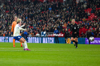 2023-12-01 - Lauren Hemp (11) of England scores a goal 2-2 during the UEFA Women's Nations League, Group A football match between England and Netherlands on 1 December 2023 at Wembley Stadium in London, England - FOOTBALL - WOMEN'S NATIONS LEAGUE - ENGLAND V NETHERLANDS - UEFA NATIONS LEAGUE - SOCCER