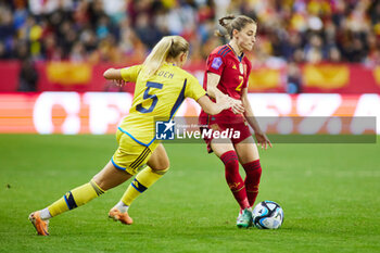 2023-12-05 - Amanda Nilden of Sweden and Ona Batlle of Spain during the UEFA Women's Nations League, Group D football match between Spain and Sweden on December 5, 2023 at La Rosaleda stadium in Malaga, Spain - FOOTBALL - WOMEN'S NATIONS LEAGUE - SPAIN V SWEDEN - UEFA NATIONS LEAGUE - SOCCER