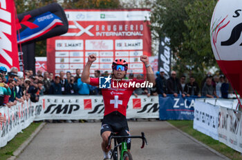 2023-10-28 - RUEGG Timon (SUI) (Heizomat Kloster Kitchen) win the Brugherio CX International on 28 October 2023, Brugherio, Italy - INTERNATIONAL CICLOCROSS INCREA - CYCLOCROSS - CYCLING