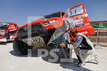 2023-01-12 - MORAES Lucas (bra), Overdrive Racing, Toyota Hilux, Auto, portrait during the Stage 11 of the Dakar 2023 between Shaybah and Empty Quarter Marathon, on January 12, 2023 in Empty Quarter Marathon, Saudi Arabia - AUTO - DAKAR 2023 - STAGE 11 - RALLY - MOTORS