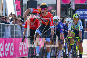 2023-05-07 - Jonatan Milan win the Tappa 2 of Giro d'Italia - 2 STAGE - TERAMO - SAN SALVO - GIRO D'ITALIA - CYCLING