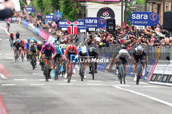 2023-05-17 - 100m to finish line - Stage 11 - 11 STAGE - CAMAIORE - TORTONA - GIRO D'ITALIA - CYCLING