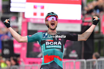 2023-05-18 - Exultation Nico Denz - Winner of stage 12 - Giro d'Italia 2023 - 12 STAGE - BRA - RIVOLI - GIRO D'ITALIA - CYCLING