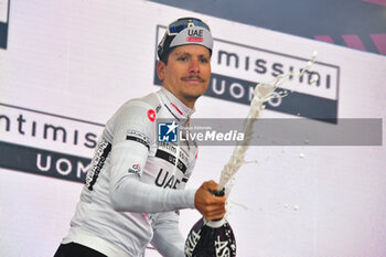 2023-05-18 - Joao Pedro Almeida - Maglia Bianca stage 12 - Giro D'Italia 2023 - 12 STAGE - BRA - RIVOLI - GIRO D'ITALIA - CYCLING