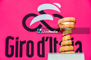 2023-05-19 - Giro d'Italia trophie - 13 STAGE - BORGOFRANCO D'IVREA - CRANS MONTANA - GIRO D'ITALIA - CYCLING