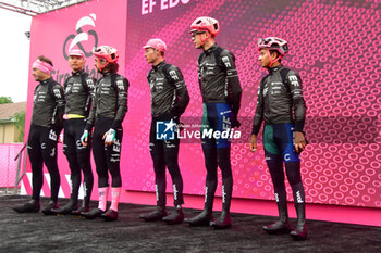 2023-05-19 - EF Education-Esaypoint on the signature podium - Stage 13 - Giro d'Italia 2023 - 13 STAGE - BORGOFRANCO D'IVREA - CRANS MONTANA - GIRO D'ITALIA - CYCLING