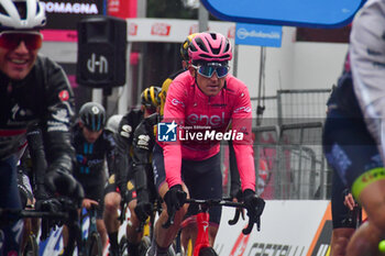 2023-05-20 - Maglia rosa - Stage 14 Giro d'Italia 2023 - 14 STAGE - SIERRE - CASSANO MAGNAGO - GIRO D'ITALIA - CYCLING