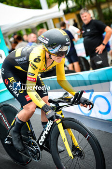 2023-06-30 - SWINKELS Karlijn (NED). - TEAM JUMBO-VISMA - Giro d'Italia Women 2023. First stage in Chianciano Terme. Time trial. Start of the stage - STAGE 1 - WOMEN'S GIRO D'ITALIA - GIRO D'ITALIA - CYCLING