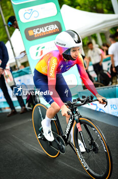 2023-06-30 - GUARISCHI Barbara (ITA) -TEAM SD WORX - Giro d'Italia Women 2023. First stage in Chianciano Terme. Time trial. Start of the stage - STAGE 1 - WOMEN'S GIRO D'ITALIA - GIRO D'ITALIA - CYCLING