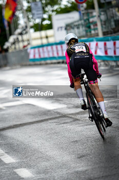 2023-06-30 - VITILLO Matilde (ITA) Team BEPINK - GOLD - Giro d'Italia Women 2023. First stage in Chianciano Terme. Time trial. Start of the stage - STAGE 1 - WOMEN'S GIRO D'ITALIA - GIRO D'ITALIA - CYCLING