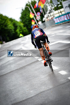 2023-06-30 - REGHINI Chiara (ITA) - Team TOP GIRLS FASSA BORTOLO - Giro d'Italia Women 2023. First stage in Chianciano Terme. Time trial. Start of the stage - STAGE 1 - WOMEN'S GIRO D'ITALIA - GIRO D'ITALIA - CYCLING