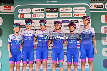 2023-07-07 - team Team Jayco – Alula (AUS) - GIRO D'ITALIA WOMEN - STAGE 7 - ALBENGA-ALASSIO - GIRO D'ITALIA - CYCLING