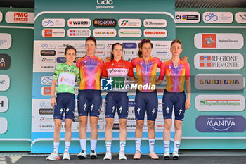 2023-07-07 - Team SD Worx (NED) - GIRO D'ITALIA WOMEN - STAGE 7 - ALBENGA-ALASSIO - GIRO D'ITALIA - CYCLING