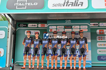 2023-07-07 - team Top Girls Fassa Bortolo (ITA) - GIRO D'ITALIA WOMEN - STAGE 7 - ALBENGA-ALASSIO - GIRO D'ITALIA - CYCLING
