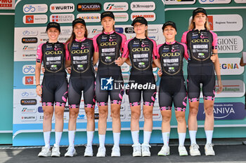 2023-07-07 - team Bepink (ITA) - GIRO D'ITALIA WOMEN - STAGE 7 - ALBENGA-ALASSIO - GIRO D'ITALIA - CYCLING