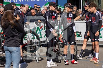 15/03/2023 - Team Tudor Pro Cycling in attesa al foglio firma - 104^ MILANO - TORINO 2023 - MILANO - TORINO - CICLISMO