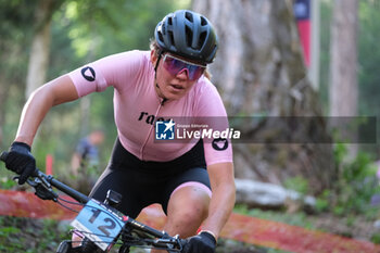 2023-07-02 - Zoe Cuthbert (AUS) in action during XCO U23 Women race, at UCI MTB World Series 2023, Val di Sole stage on July 02, 2023 in Val di Sole, Trento, Italy. - UCI MTB WORLD CUP - XCO U23 WOMEN RACE - MTB - MOUNTAIN BIKE - CYCLING