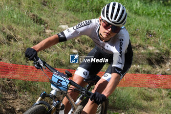 2023-07-02 - Samara Maxwell (NZL) in action during XCO U23 Women race, at UCI MTB World Series 2023, Val di Sole stage on July 02, 2023 in Val di Sole, Trento, Italy. - UCI MTB WORLD CUP - XCO U23 WOMEN RACE - MTB - MOUNTAIN BIKE - CYCLING