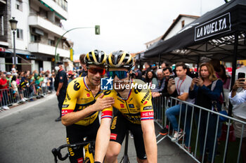 16/09/2023 - Primoz Roglic (Jumbo-Visma) and Jan Tratnik (Jumbo-Visma) at the end of the stage 20 of the Spanish bicycle race La Vuelta on September 16, 2023 in Guadarrama, Spain - LA VUELTA - STAGE 20 - MANZANARES EL REAL - GUADARRAMA - SPANISH LA VUELTA - CICLISMO