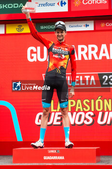 16/09/2023 - Wout Poels (Bahrain Victorious) celebrates on the podium the victory of the stage 20 of the Spanish bicycle race La Vuelta on September 16, 2023 in Guadarrama, Spain - LA VUELTA - STAGE 20 - MANZANARES EL REAL - GUADARRAMA - SPANISH LA VUELTA - CICLISMO