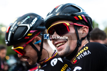 2023-09-17 - Primoz Roglic and Jan Tratnik of Jumbo Visma team at the end of the stage 21 of the Spanish bicycle race La Vuelta at Plaza de Cibeles on September 16, 2023 in Madrid, Spain - LA VUELTA FINAL AWARDS CEREMONY - SPANISH LA VUELTA - CYCLING