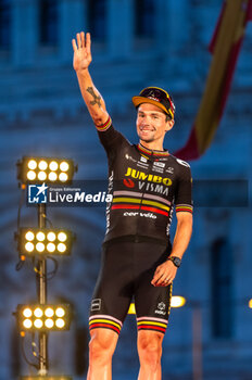 2023-09-17 - Primoz Roglic (Jumbo-Visma) at the final awards ceremony of the Spanish cycling race La Vuelta at Plaza de Cibeles on September 16, 2023 in Madrid, Spain - LA VUELTA FINAL AWARDS CEREMONY - SPANISH LA VUELTA - CYCLING