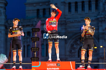 2023-09-17 - Jonas Vingegaard (Jumbo-Visma), Sepp Kuss (Jumbo-Visma) and Primoz Roglic (Jumbo-Visma) at the final awards ceremony of the Spanish cycling race La Vuelta at Plaza de Cibeles on September 16, 2023 in Madrid, Spain - LA VUELTA FINAL AWARDS CEREMONY - SPANISH LA VUELTA - CYCLING