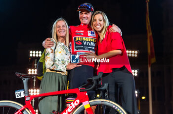 2023-09-17 - Sabina Kuss (mother of Sepp), Sepp Kuss (Jumbo-Visma) and Noemi Ferre (wife of Sepp) at the final awards ceremony of the Spanish cycling race La Vuelta at Plaza de Cibeles on September 16, 2023 in Madrid, Spain - LA VUELTA FINAL AWARDS CEREMONY - SPANISH LA VUELTA - CYCLING