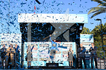 12/03/2023 - Roglic Primož #131 (SLO) - JUMBO-VISMA with the Tirreno Adriatico trophy - 7 STAGE - SAN BENEDETTO DEL TRONTO - SAN BENEDETTO DEL TRONTO - TIRRENO - ADRIATICO - CICLISMO