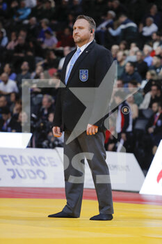 04/02/2023 - Matthieu Bataille (FRA) as referee during the International Judo Paris Grand Slam 2023 (IJF) on February 4, 2023 at Accor Arena in Paris, France - JUDO - PARIS GRAND SLAM 2023 - JUDO - CONTATTO