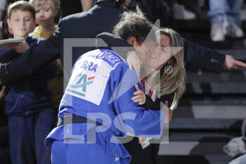 2023-02-05 - Ellen Froner (BRA) celebration with her trainer after won the Bronze medal against Elisabet (GRE) during the International Judo Paris Grand Slam 2023 (IJF) on February 5, 2023 at Accor Arena in Paris, France - JUDO - PARIS GRAND SLAM 2023 - JUDO - CONTACT