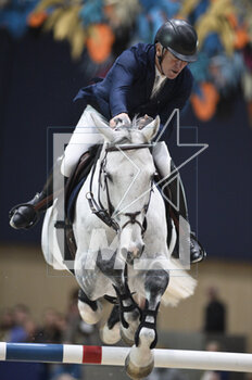 18/03/2023 - Roger Yves Bost (NED) riding Cassius Clay VDV Z during the Saut Hermès 2023, equestrian FEI event on March 18, 2023 at the ephemeral Grand-palais in Paris, France - EQUESTRIAN - THE SAUT HERMES 2023 - INTERNAZIONALI - EQUITAZIONE