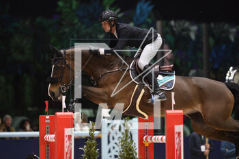 18/03/2023 - Kevin Staut (FRA) riding Visconti du Telman during the Saut Hermès 2023, equestrian FEI event on March 18, 2023 at the ephemeral Grand-palais in Paris, France - EQUESTRIAN - THE SAUT HERMES 2023 - INTERNAZIONALI - EQUITAZIONE