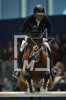 2023-03-18 - Philippe Rozier (MEX) riding Prestigio LS la Silla during the Saut Hermès 2023, equestrian FEI event on March 18, 2023 at the ephemeral Grand-palais in Paris, France - EQUESTRIAN - THE SAUT HERMES 2023 - INTERNATIONALS - EQUESTRIAN