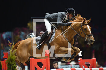 2023-03-18 - Julien Epaillard (FRA) riding Dubai du Cedre during the Saut Hermès 2023, equestrian FEI event on March 18, 2023 at the ephemeral Grand-palais in Paris, France - EQUESTRIAN - THE SAUT HERMES 2023 - INTERNATIONALS - EQUESTRIAN